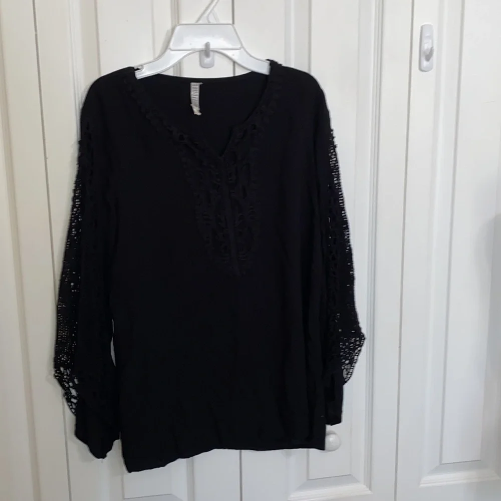 Maria Reno Women’s Top Black. Small - Picture 5 of 6